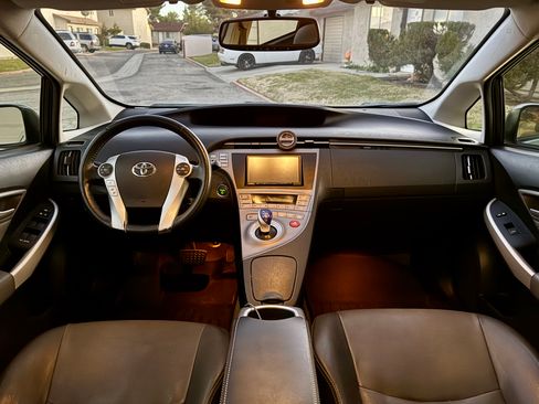 Used 2013 Toyota Prius Four w/ Deluxe Solar Roof Pkg image 14