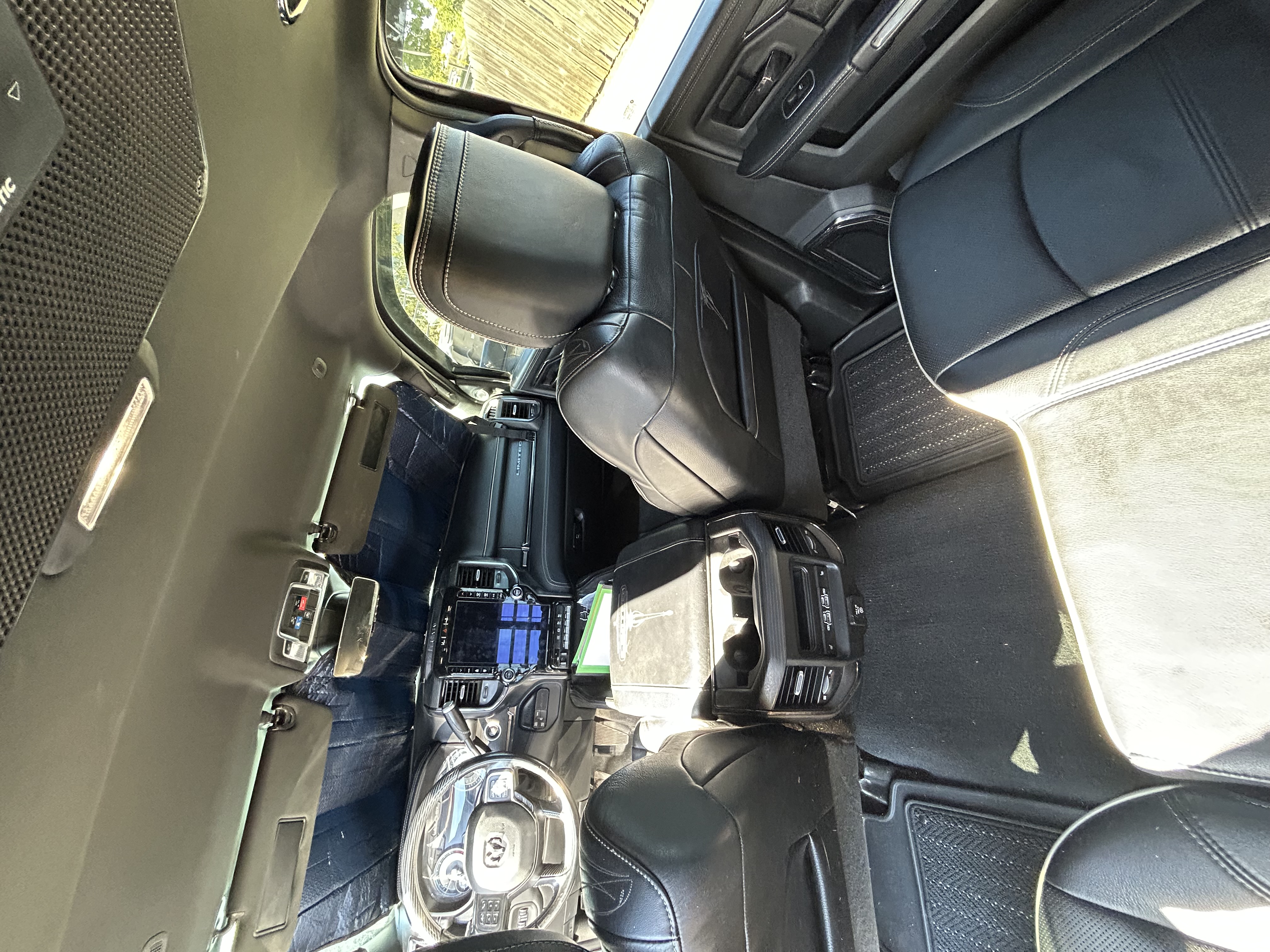Used 2022 RAM 5500 4x4 Crew Cab image 26