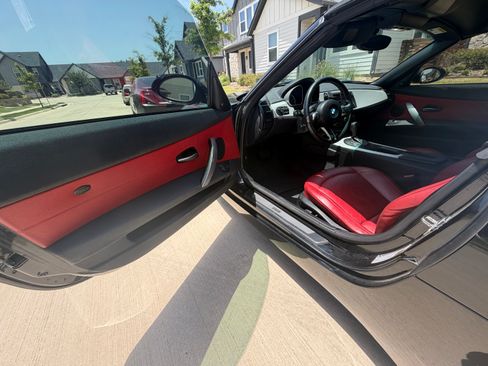 Used 2006 BMW Z4 3.0i RWD image 6