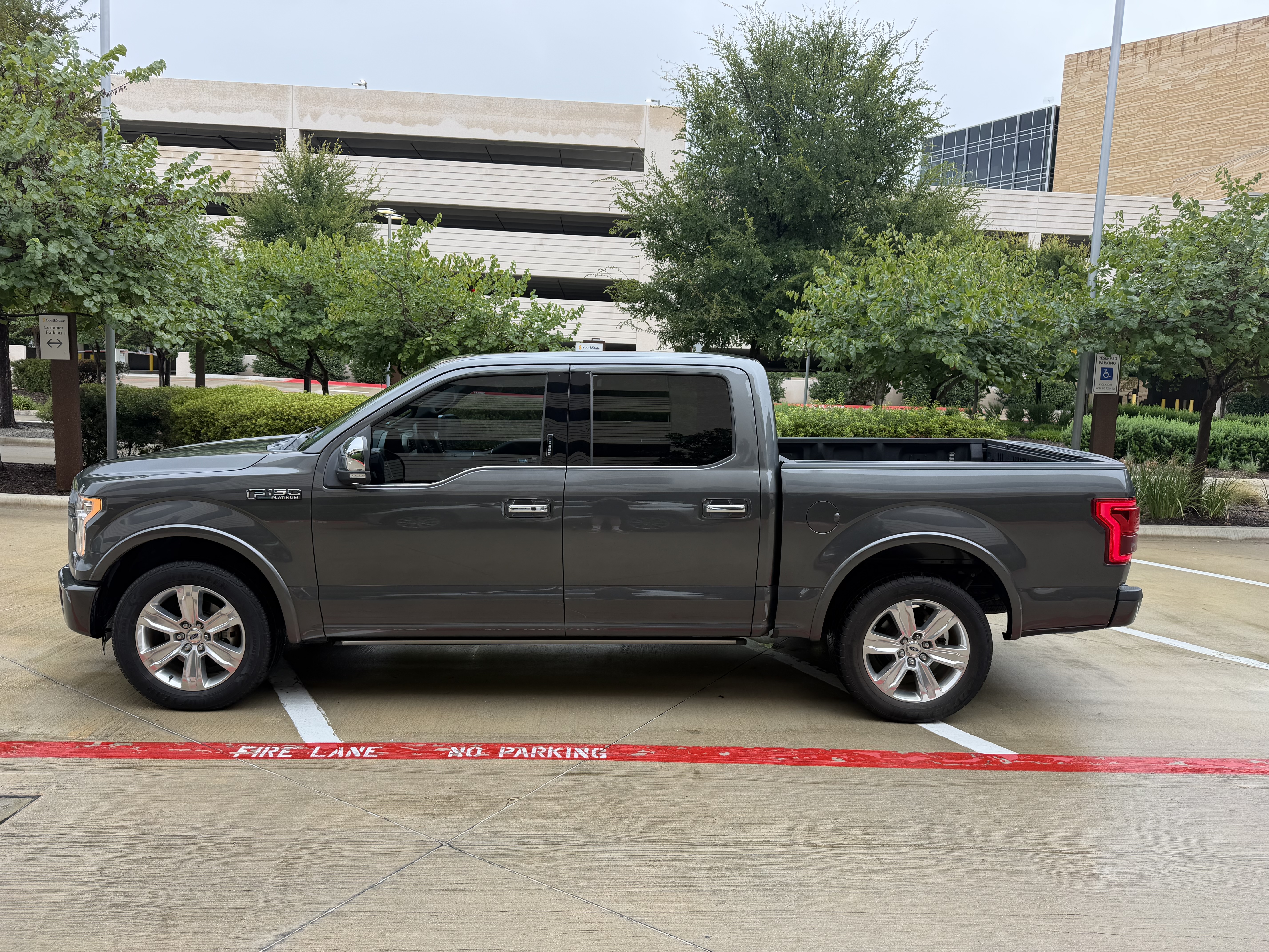 Used 2016 Ford F150 Platinum w/ Equipment Group 701A Luxury RWD image 2