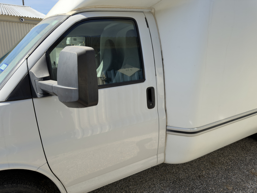 Used 2014 Chevrolet Express 3500 Extended RWD image 6