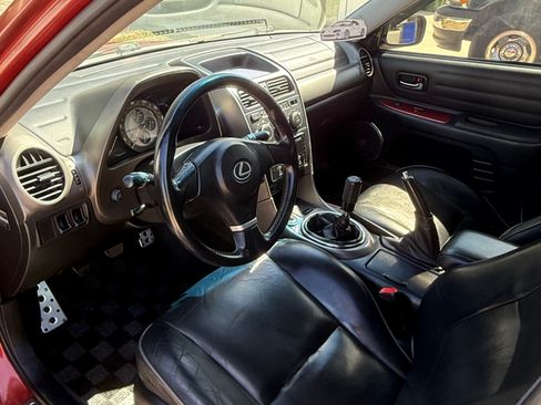 Used 2001 Lexus IS 300 image 10