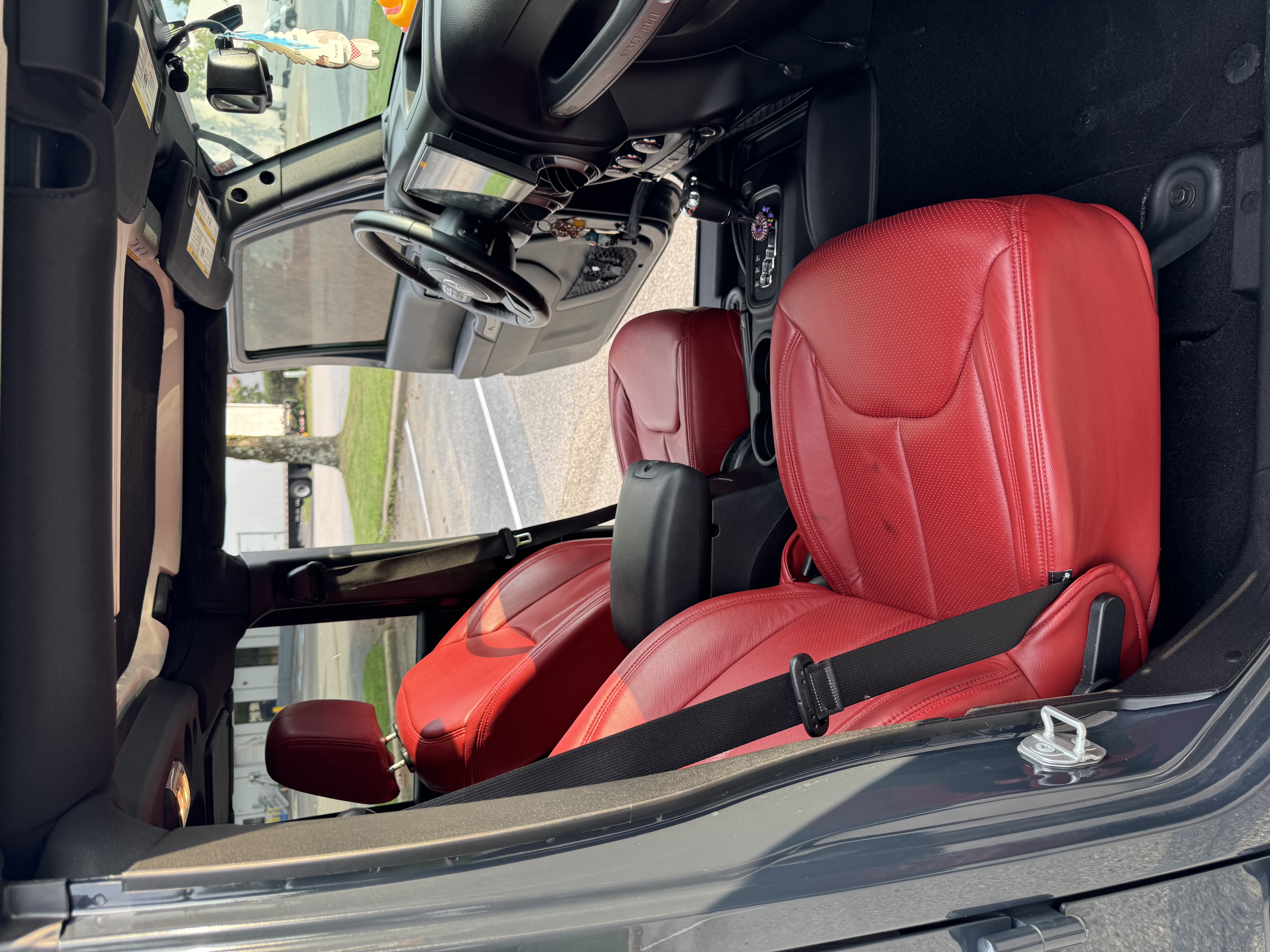 Used 2018 Jeep Wrangler Unlimited Sport S AWD/4WD image 28