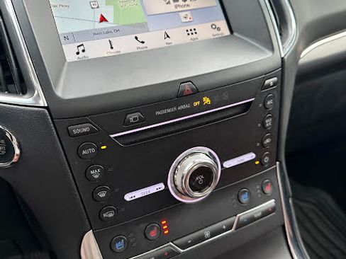 Used 2019 Ford Edge Titanium w/ Equipment Group 301A image 23