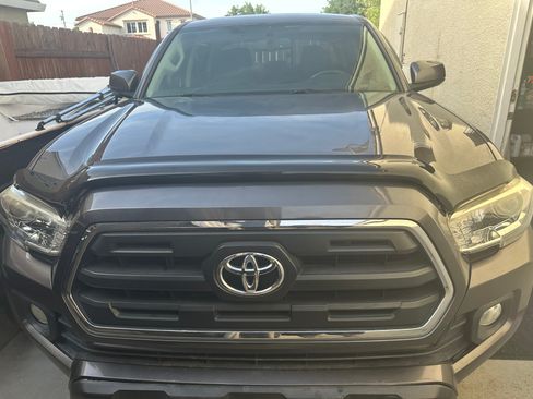 Used 2016 Toyota Tacoma SR5 w/ SR5 Appearance Package (SN) RWD image 13