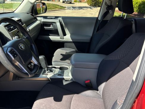 Used 2013 Toyota 4Runner SR5 image 17