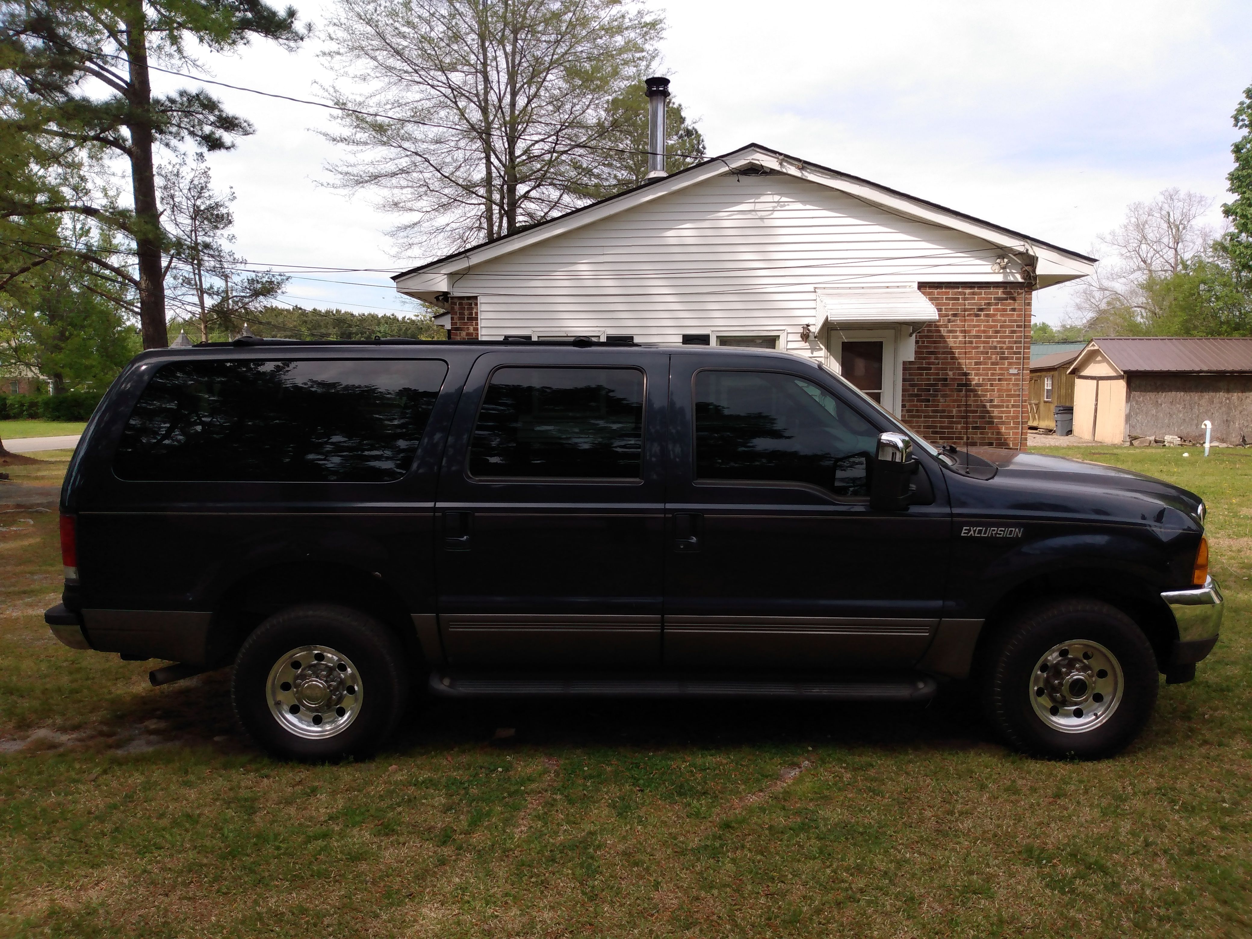 Used 2001 Ford Excursion XLT AWD/4WD image 6
