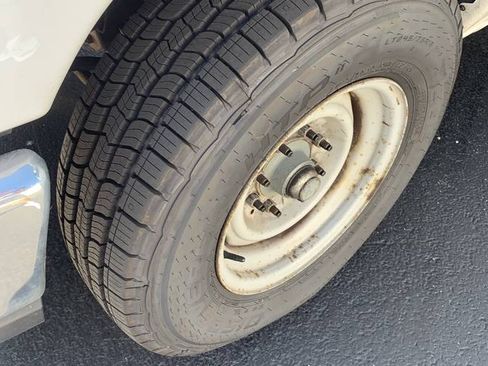 Used 2017 Ford E-350 and Econoline 350 Super Duty w/ Power Windows & Locks Group image 14