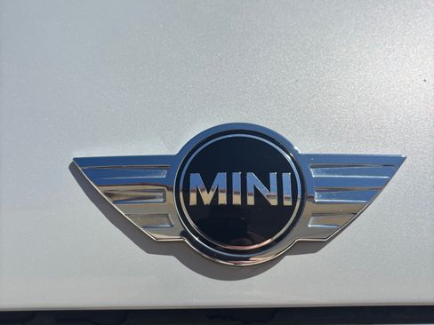 Used 2017 MINI Cooper 4-Door Hardtop FWD image 19