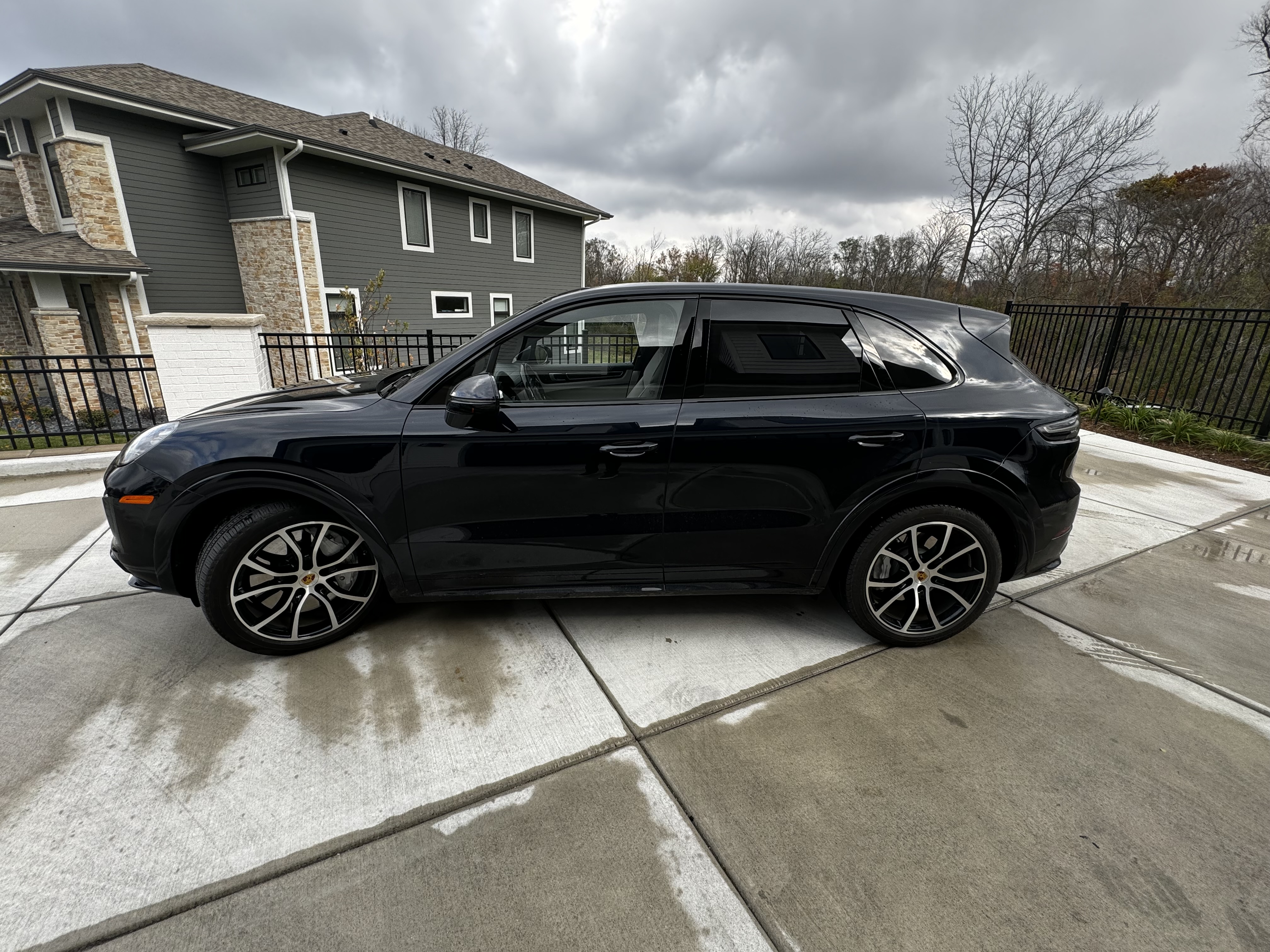 Used 2020 Porsche Cayenne Turbo AWD/4WD image 4