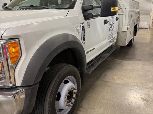 Used 2017 Ford F550 2WD Crew Cab Super Duty image 10