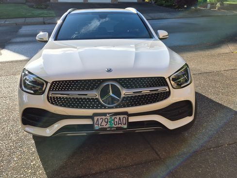 Used 2020 Mercedes-Benz GLC 300 4MATIC image 2