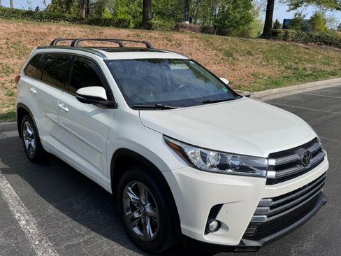 Used 2018 Toyota Highlander Limited Platinum AWD/4WD image 1