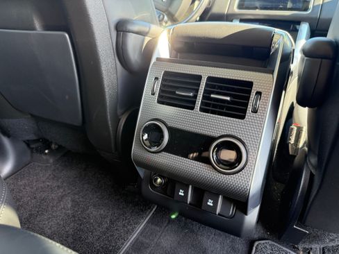 Used 2019 Land Rover Range Rover Sport Supercharged AWD/4WD image 18
