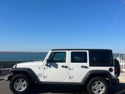 Used 2017 Jeep Wrangler Unlimited Sport w/ Quick Order Package 24S image 2