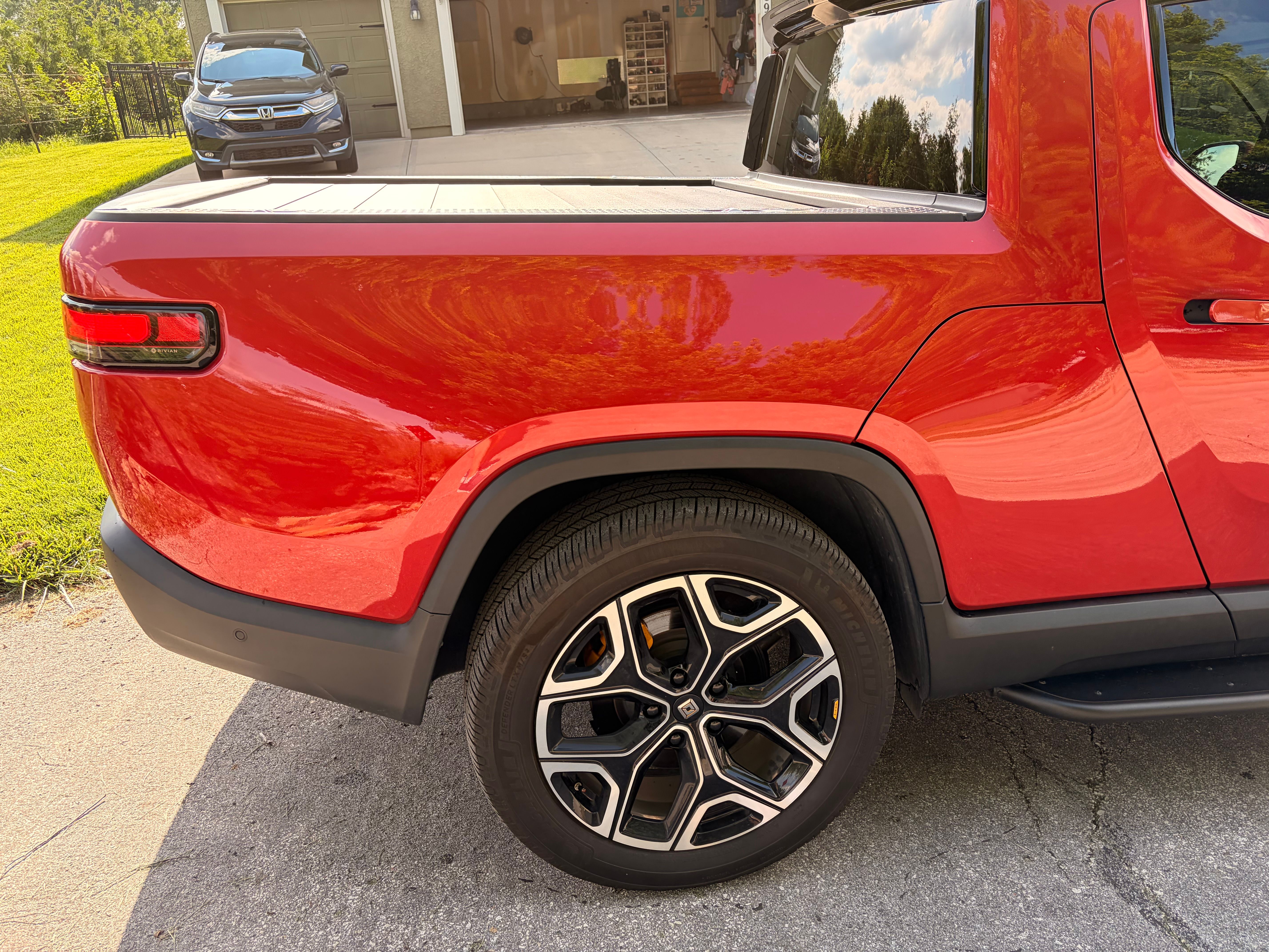Used 2022 Rivian R1T Launch Edition AWD/4WD image 9
