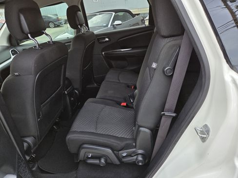 Used 2020 Dodge Journey SE w/ SE Popular Equipment Group image 10