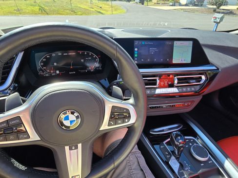 Used 2020 BMW Z4 M40i w/ Executive Package image 10