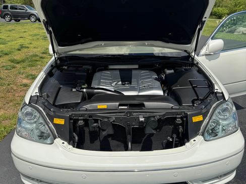 Used 2004 Lexus LS 430 RWD image 9