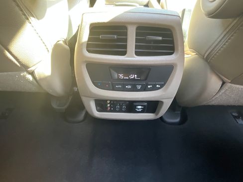 Used 2016 Honda Pilot EX-L image 11