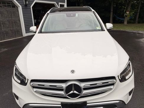 Used 2022 Mercedes-Benz GLC 300 4MATIC image 2