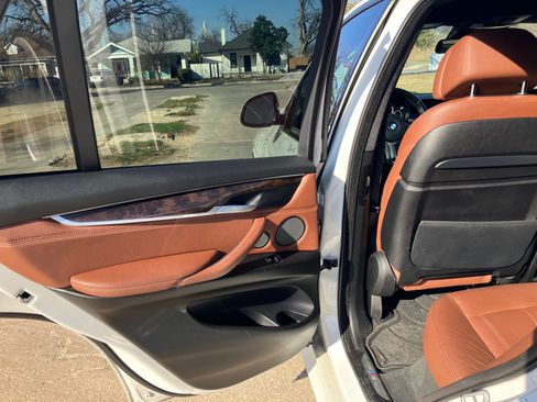 Used 2016 BMW X5 xDrive40e image 14