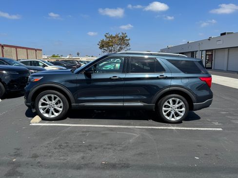 Used 2022 Ford Explorer Platinum w/ Equipment Group 601A AWD/4WD image 15