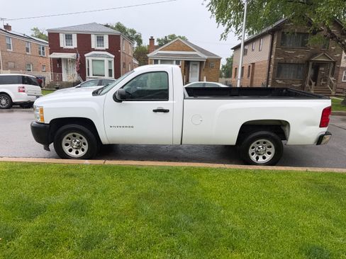 Used 2013 Chevrolet Silverado 1500 W/T RWD image 5