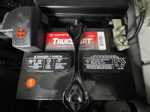 Used 2018 Toyota 4Runner SR5 Premium image 13