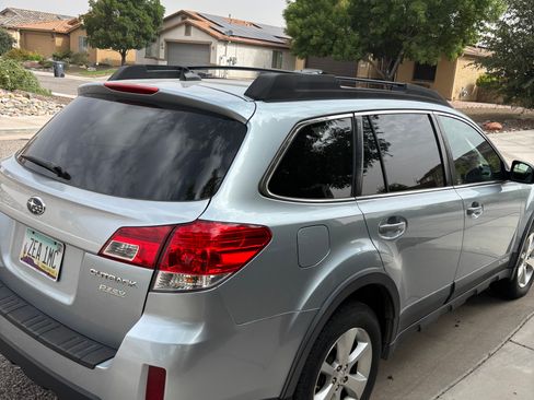Used 2013 Subaru Outback 2.5i Limited w/ Moonroof Pkg AWD/4WD image 6