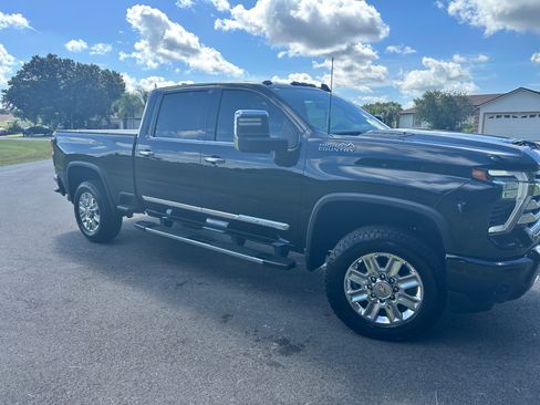 Used 2024 Chevrolet Silverado 2500 High Country w/ High Country Premium Package AWD/4WD image 11