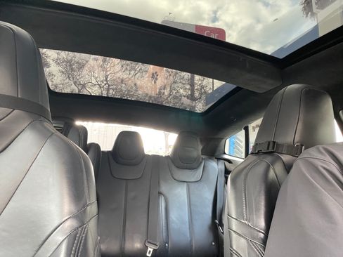 Used 2015 Tesla Model S 70D image 11