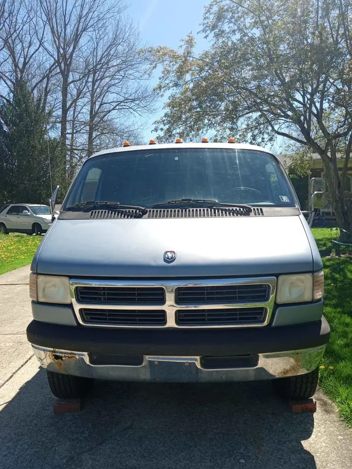 Used 1997 Dodge B3500 RWD image 2