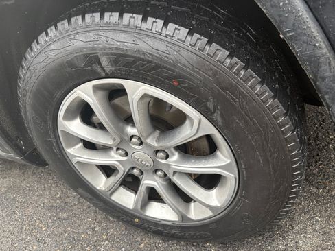 Used 2013 Jeep Grand Cherokee Laredo image 9