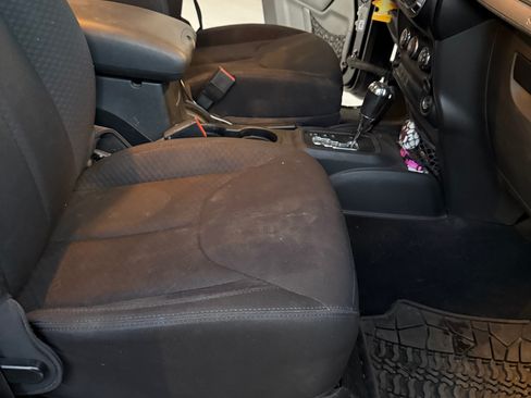 Used 2013 Jeep Wrangler Sport AWD/4WD image 10