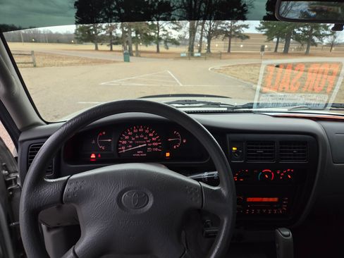 Used 2004 Toyota Tacoma 2WD Regular Cab w/ Enhancement Pkg image 15