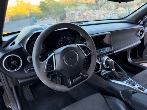 Used 2019 Chevrolet Camaro ZL1 image 18