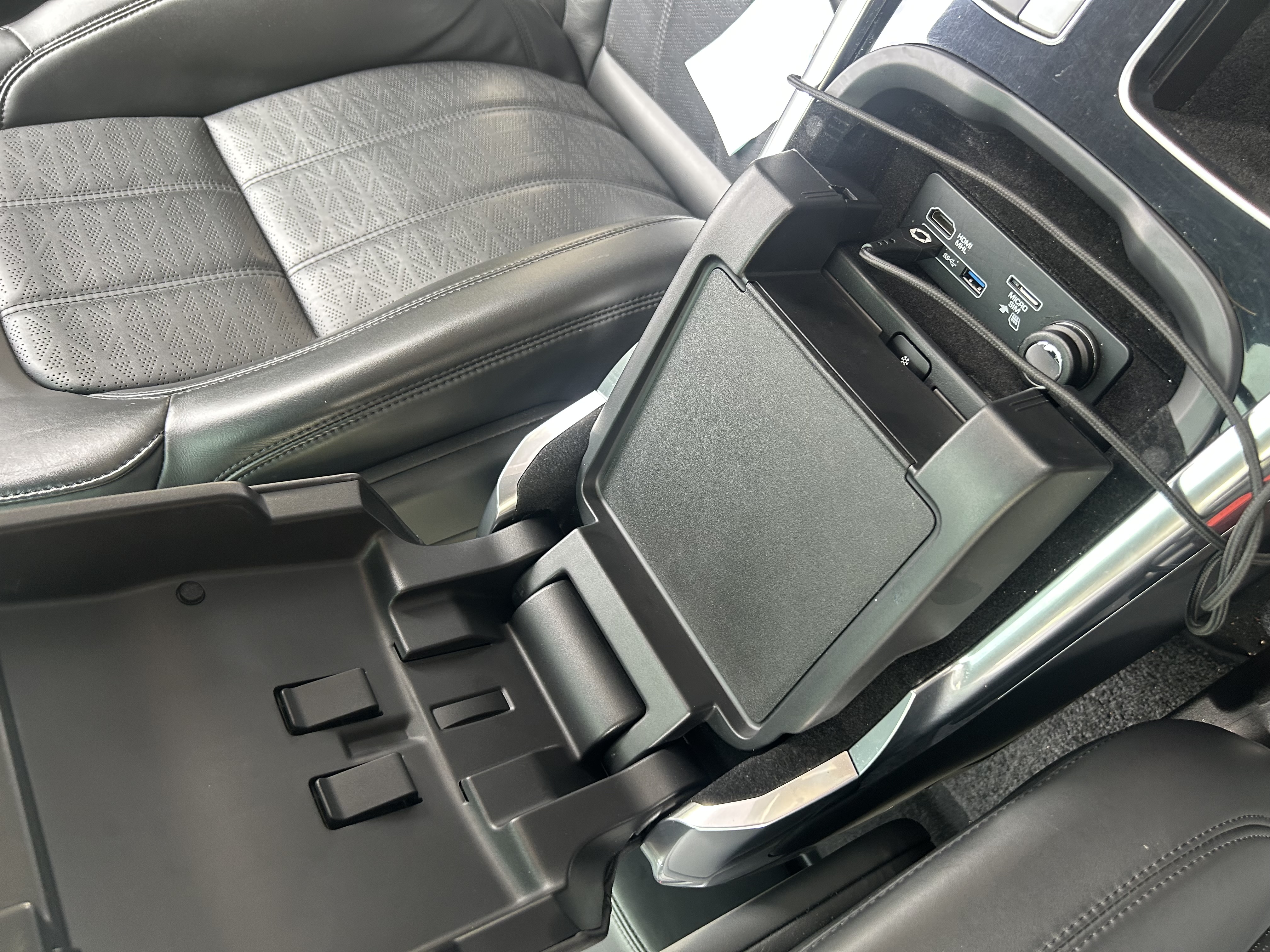 Used 2018 Land Rover Range Rover Sport HSE Dynamic AWD/4WD image 15
