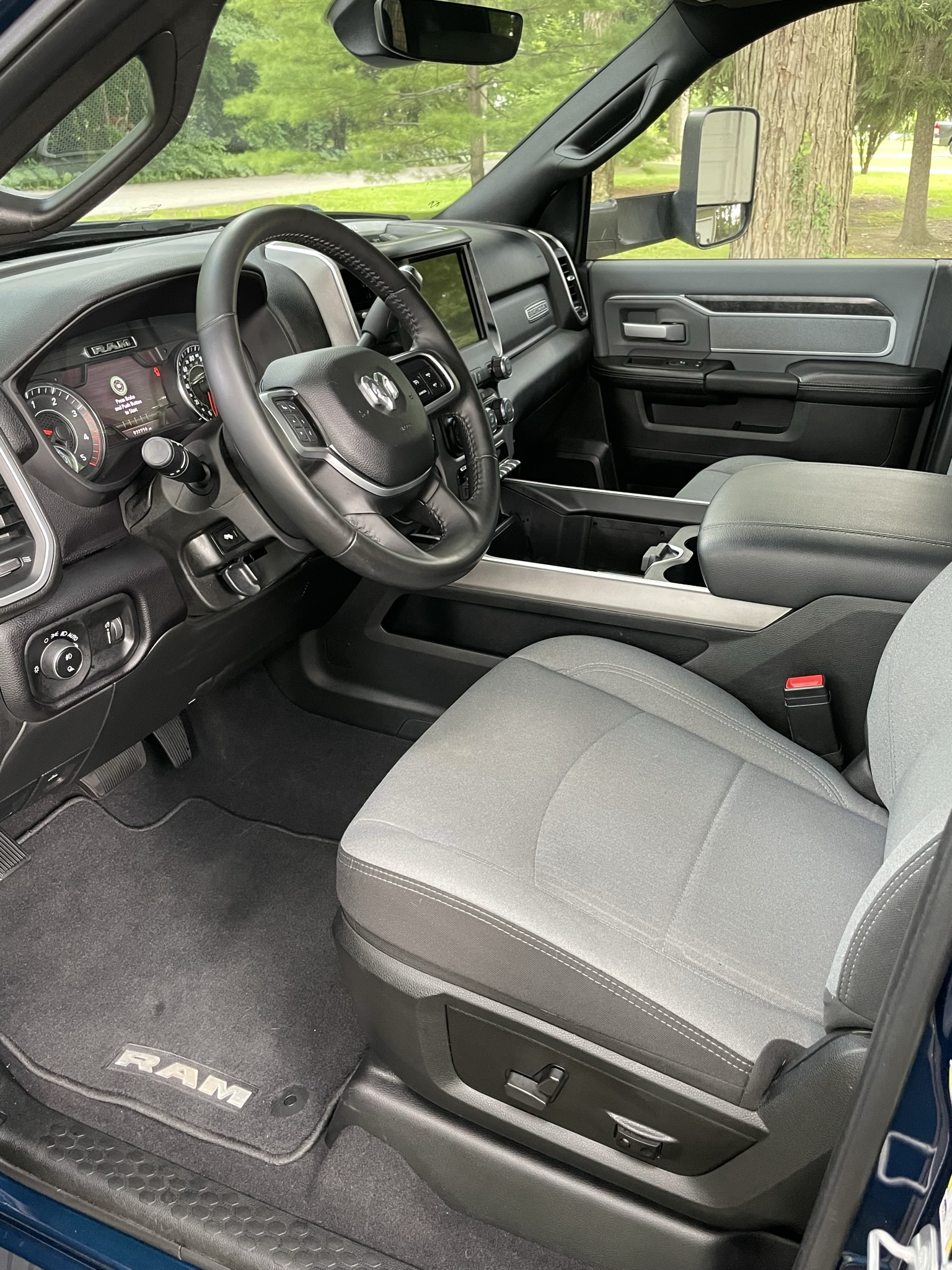 Used 2021 RAM 3500 Big Horn w/ Level B Equipment Group AWD/4WD image 9