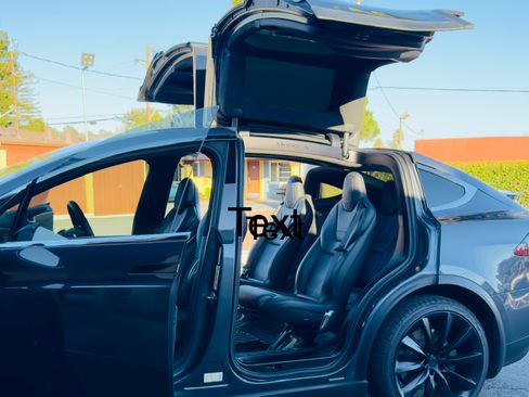 Used 2017 Tesla Model X 100D image 1