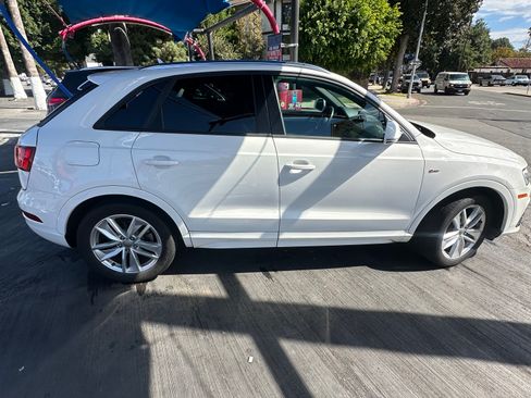 Used 2018 Audi Q3 2.0T Premium w/ Convenience Package image 2