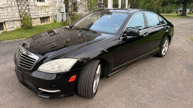 Used 2010 Mercedes-Benz S 550 4MATIC image 2