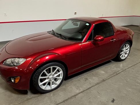 Used 2011 MAZDA MX-5 Miata Touring w/ Suspension Pkg RWD image 13