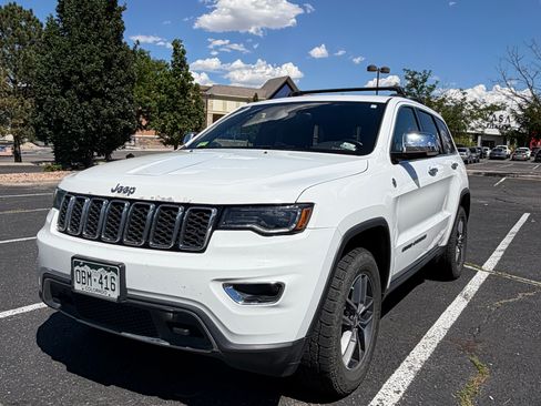 Used 2017 Jeep Grand Cherokee Limited w/ Luxury Group II AWD/4WD image 10
