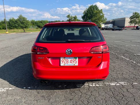 Used 2017 Volkswagen Golf S FWD image 8