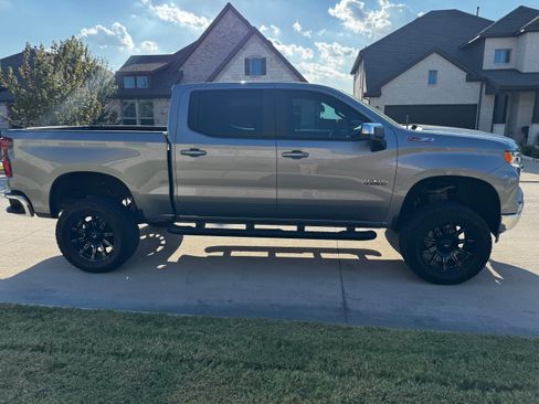 Used 2025 Chevrolet Silverado 1500 LT AWD/4WD image 14