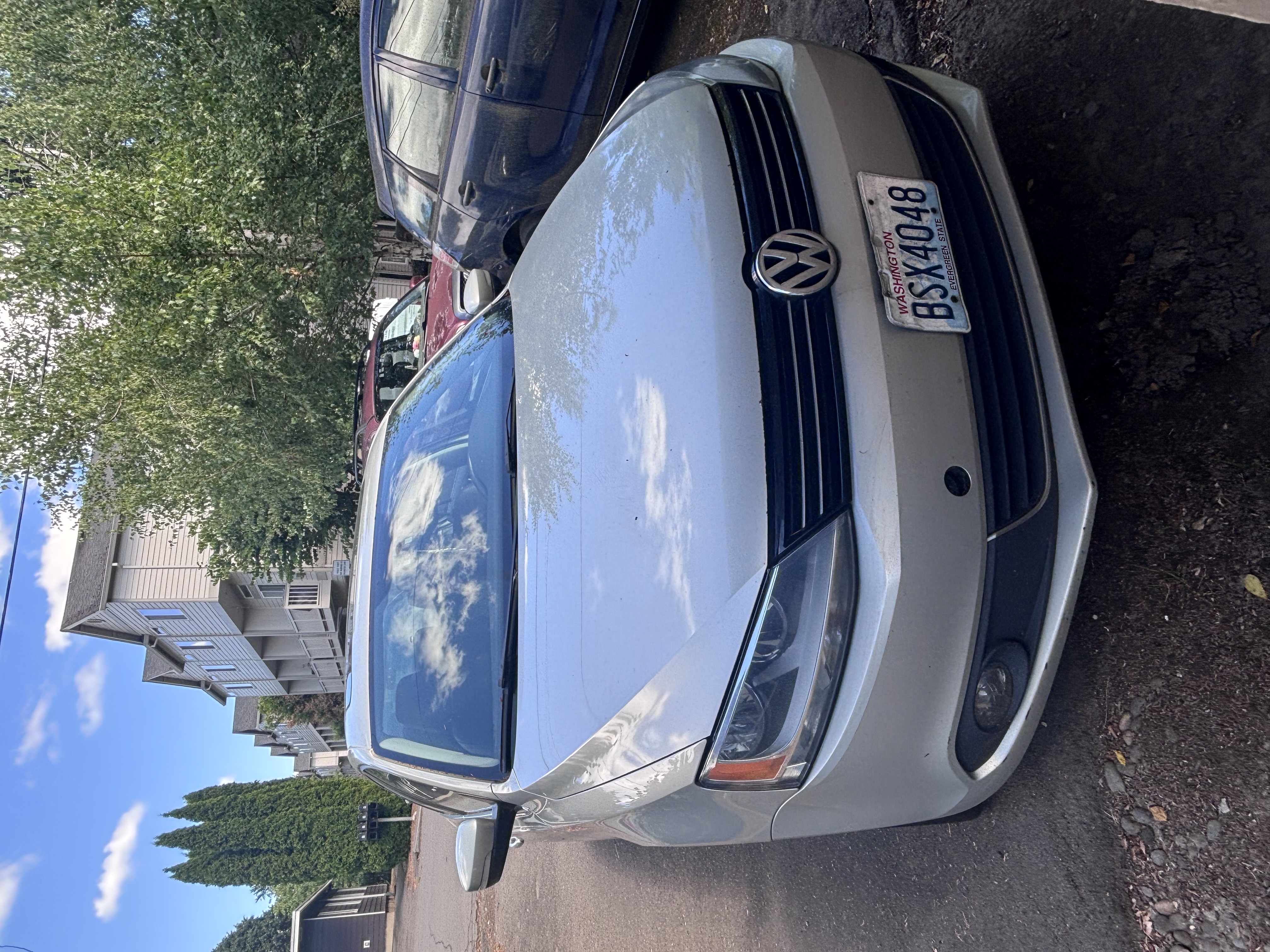Used 2011 Volkswagen Jetta SEL FWD image 1