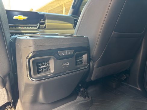 Used 2022 Chevrolet Silverado 1500 ZR2 w/ Technology Package AWD/4WD image 27