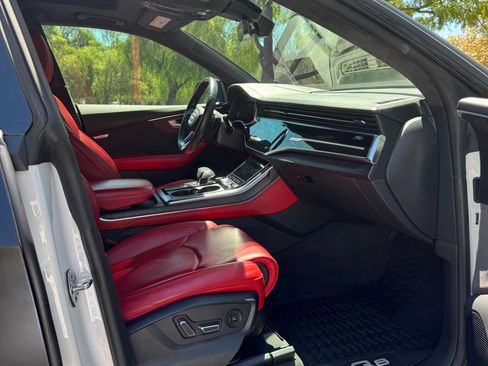 Used 2019 Audi Q8 Prestige w/ Luxury Package AWD/4WD image 11