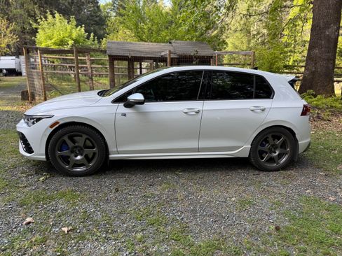 Used 2024 Volkswagen Golf R AWD/4WD image 6